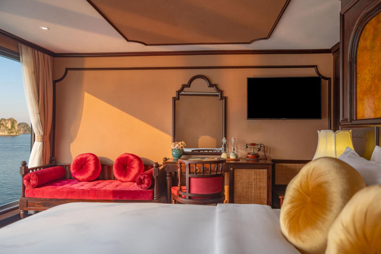 Du thuyền Indochine Grand Cruise Lan Hạ 2 ngày 1 đêm