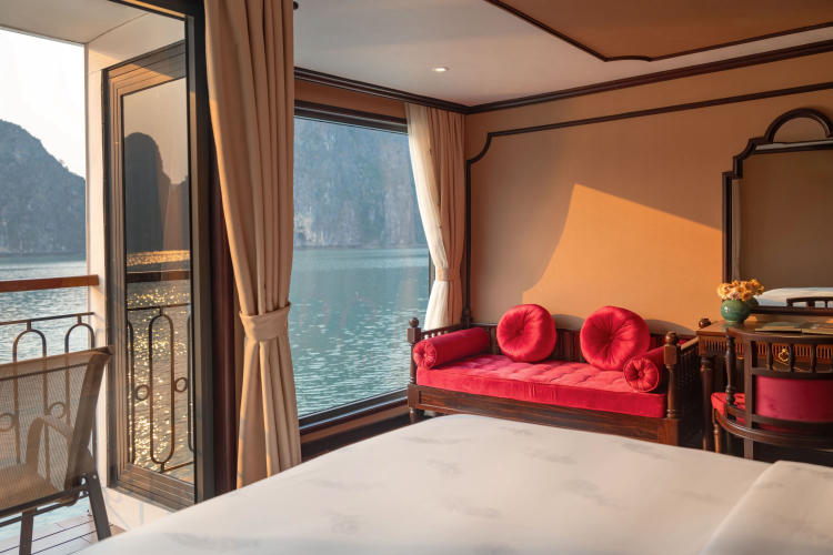 Du thuyền Indochine Grand Cruise Lan Hạ 2 ngày 1 đêm