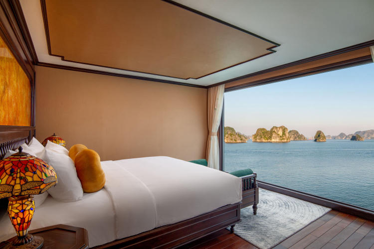 Du thuyền Indochine Grand Cruise Lan Hạ 2 ngày 1 đêm