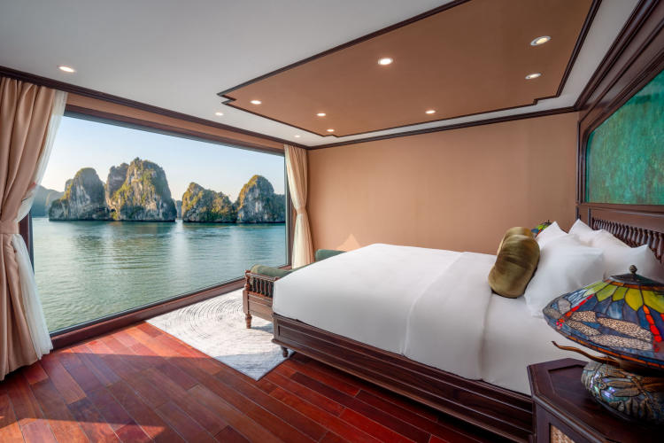Du thuyền Indochine Grand Cruise Lan Hạ 2 ngày 1 đêm