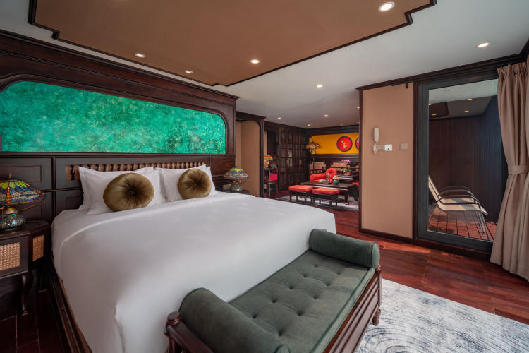 Du thuyền Indochine Grand Cruise Lan Hạ 2 ngày 1 đêm