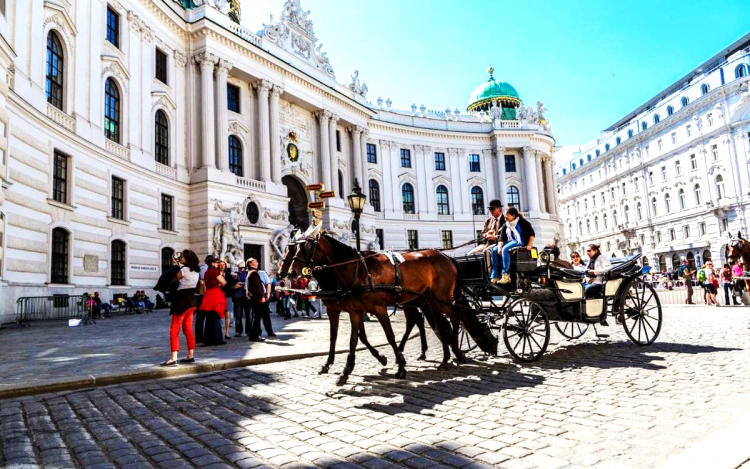 Tour Đông Âu: Ba Lan - Slovakia - Hungary - Áo - Séc - Đức 11N10Đ