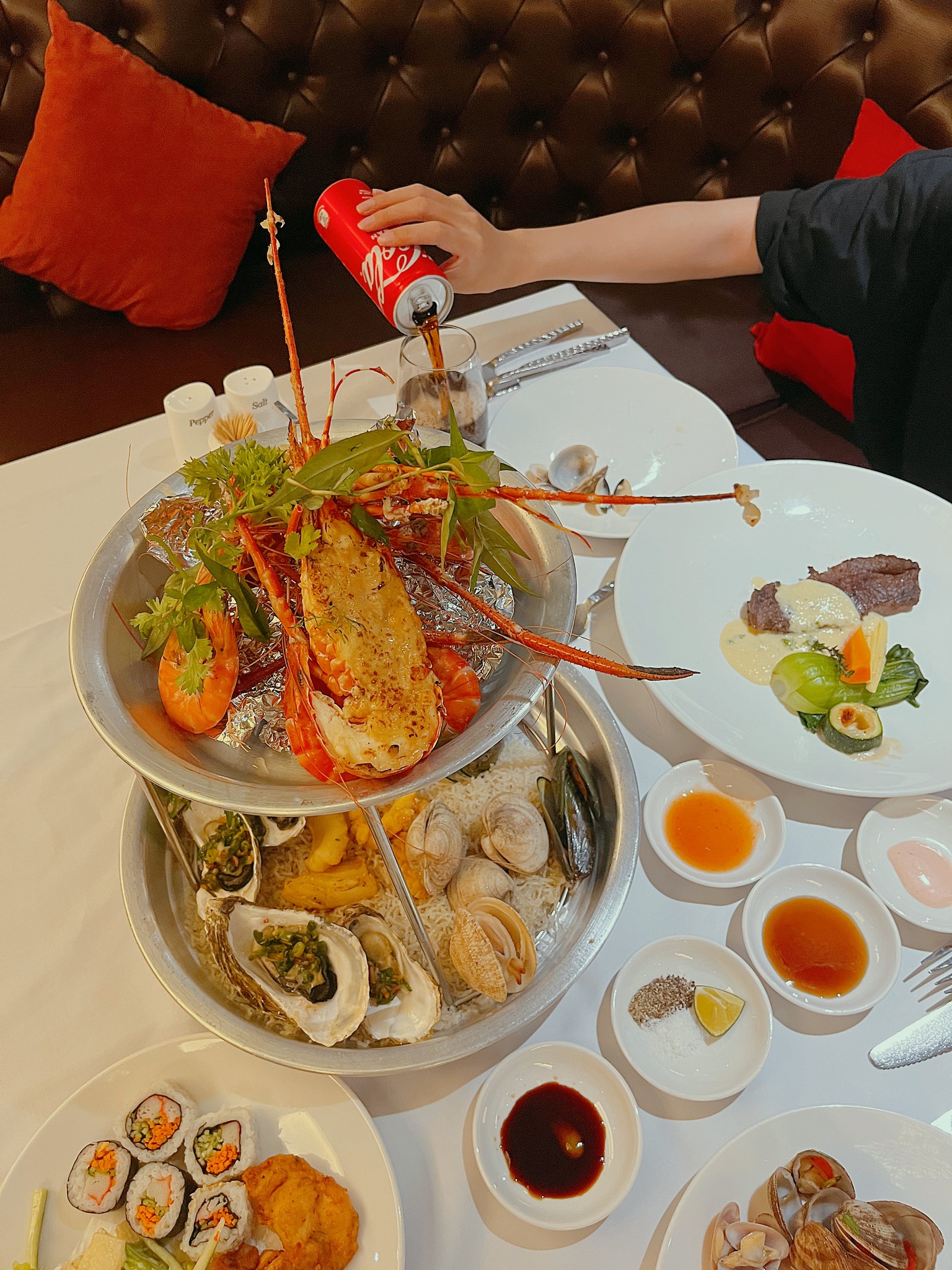 Du thuyền Ambassador Cruise 2 ngày 1 đêm