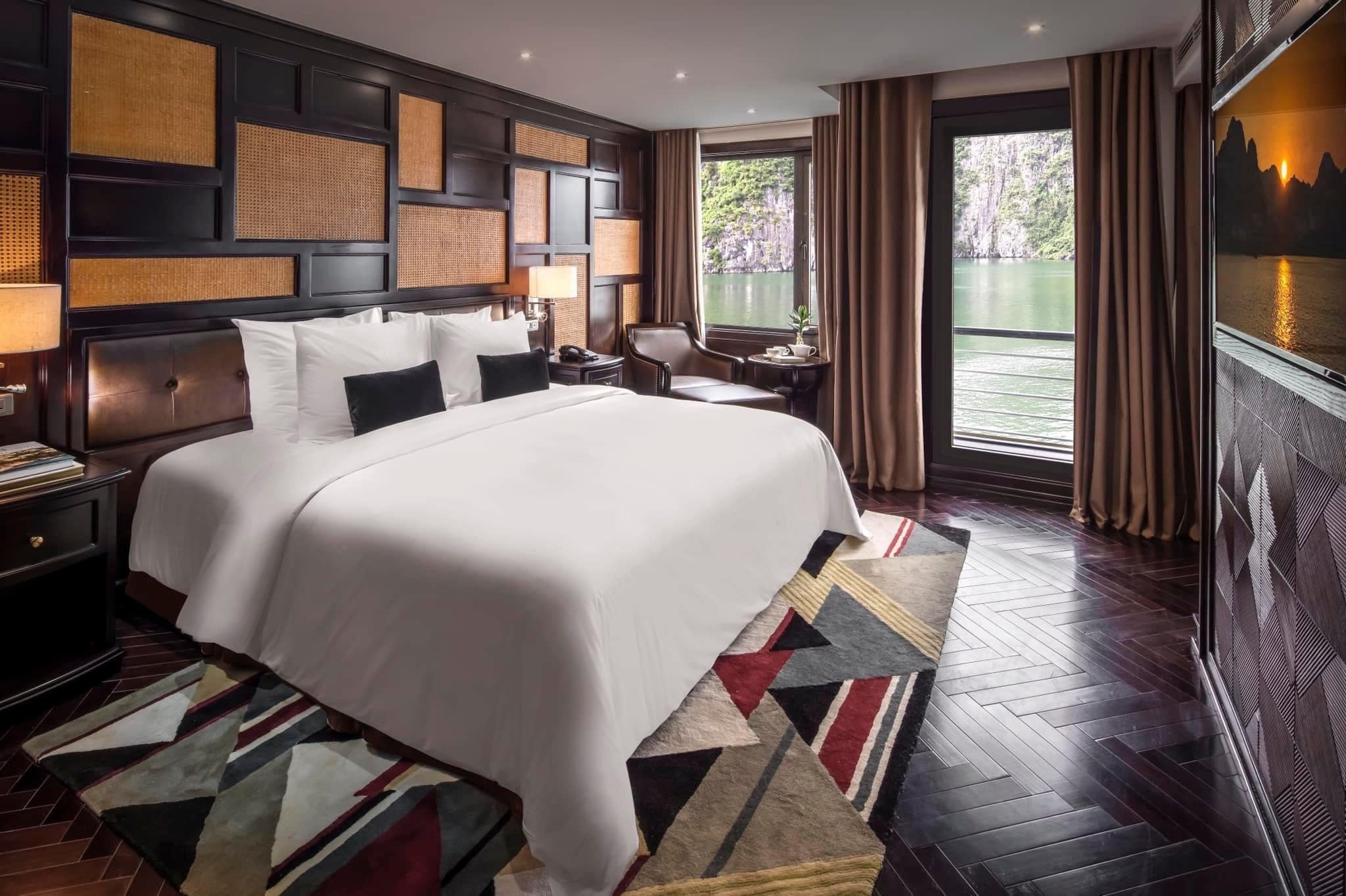 Du thuyền Ambassador Cruise 2 ngày 1 đêm