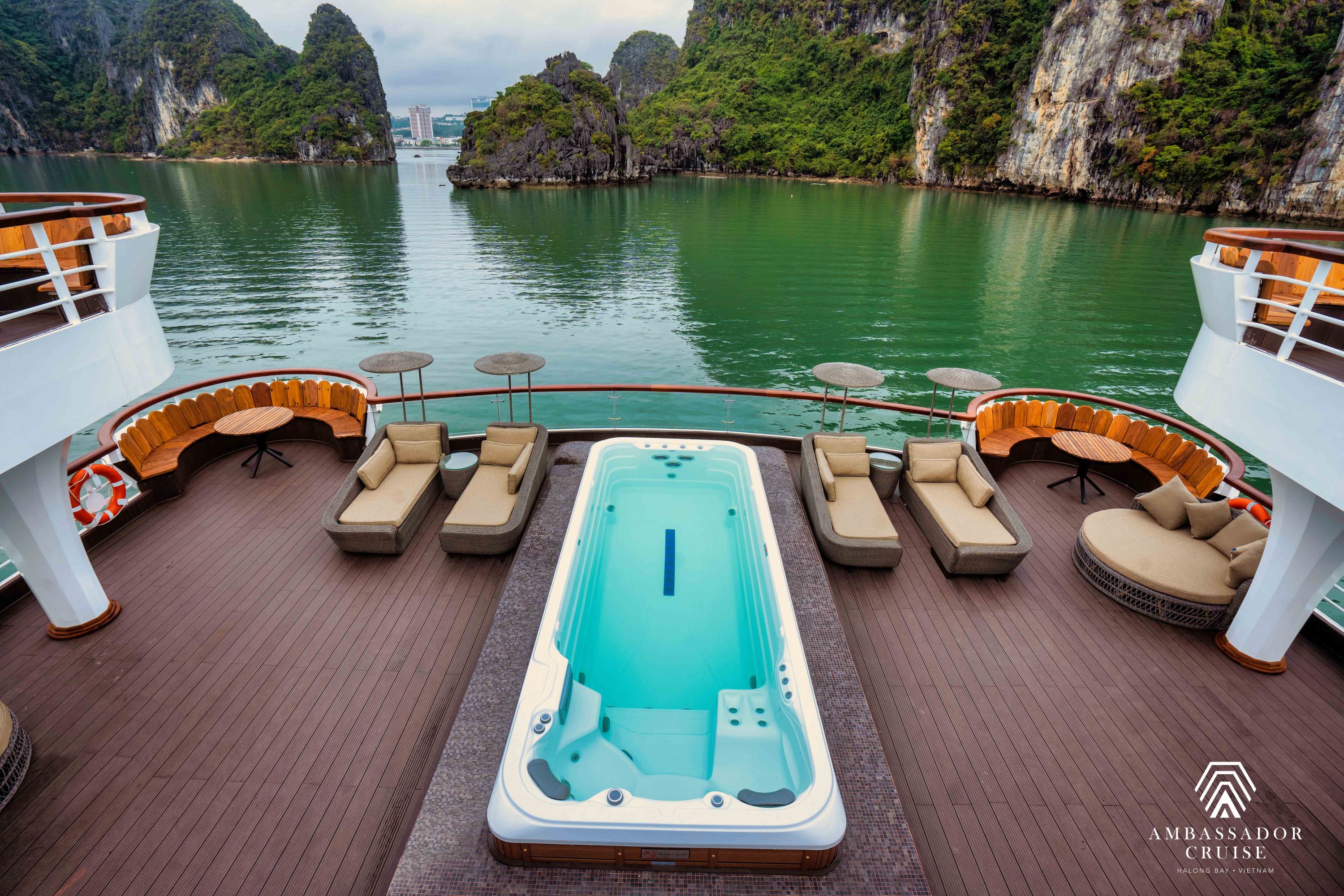 FLC Hạ Long & Du thuyền Ambassador Day Cruise 5 sao 2N1D