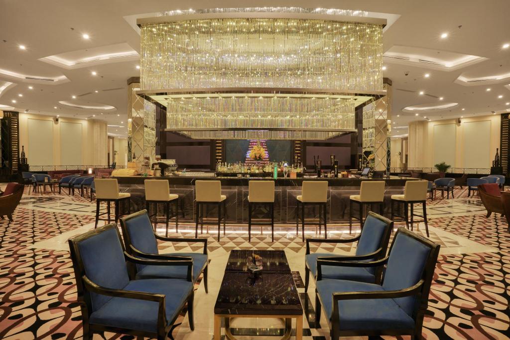 Combo Vinpearl Nha Trang + KS 5 sao thành phố 4N3Đ