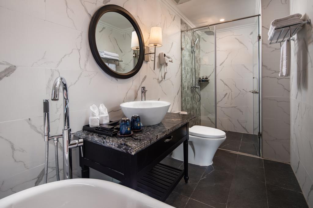 Du thuyền Rosy Cruise 2 Ngày 1 Đêm