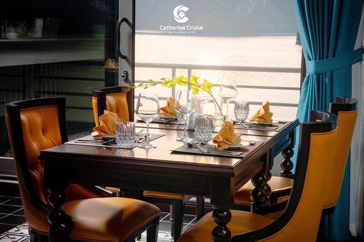 Du thuyền Catherine Hạ Long 6 sao 2 ngày 1 đêm