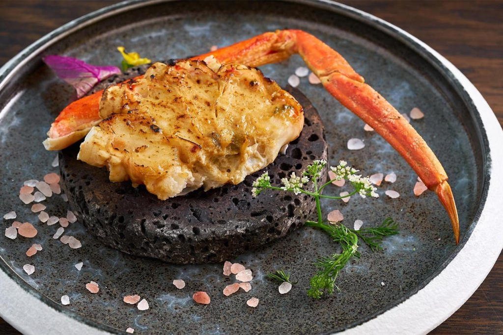 Tour Nhật Bản Cung Đường Làng Cổ Shirakawago Mùa Hoa Anh Đào Từ Sài Gòn