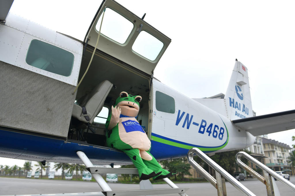 Combo thủy phi cơ Hạ Long + Du thuyền Hạ Long 5 sao