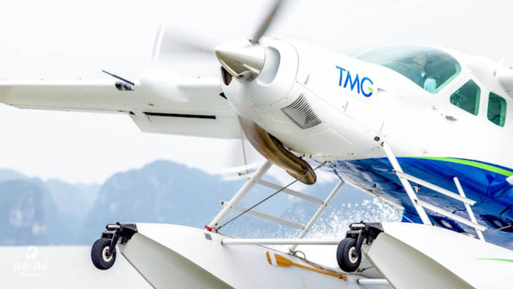 Combo thủy phi cơ Hạ Long + Du thuyền Hạ Long 5 sao