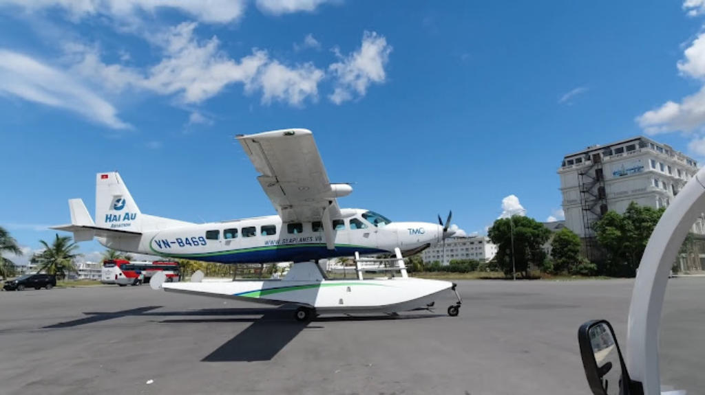 Combo thủy phi cơ Hạ Long + Du thuyền Hạ Long 5 sao