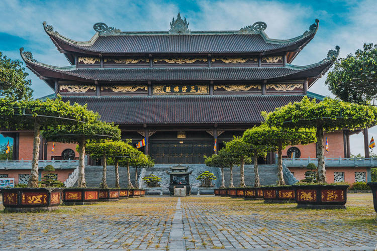 Tour Bái Đính - Tràng An - Hang Múa 1 Ngày