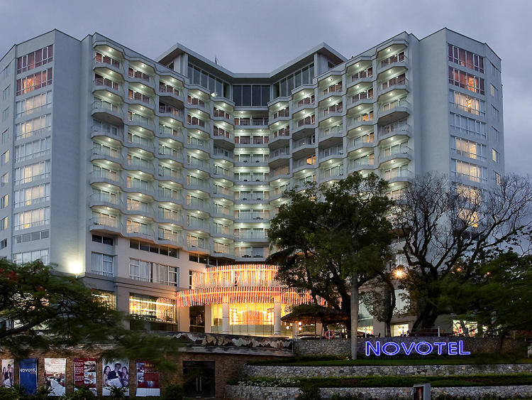 Combo du thuyền Dolphin 5 sao và khách sạn Novotel Hạ Long