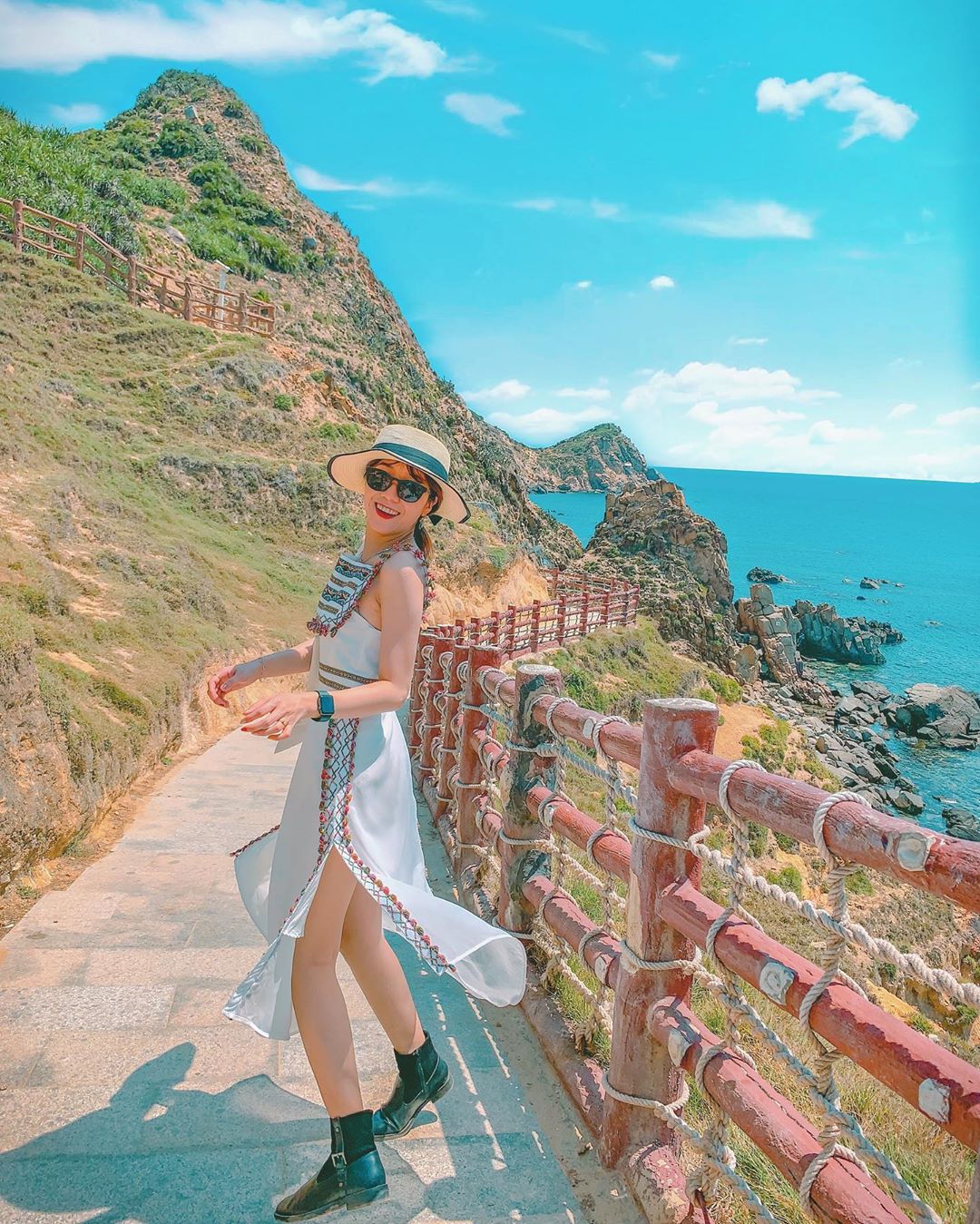 Combo Ks Quy Nhơn + vé máy bay khứ hồi 3N2Đ, 4N3Đ