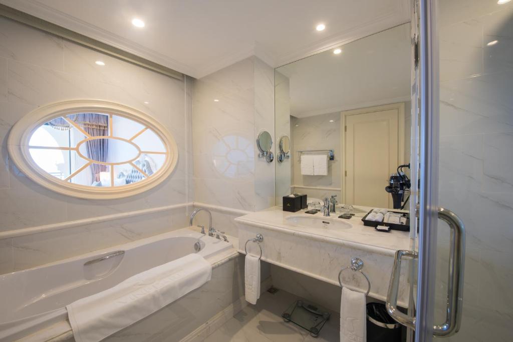 Melia Vinpearl Cửa Hội Beach Resort