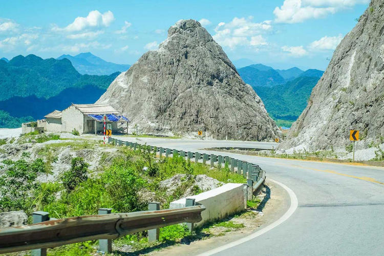 Tour Du Lịch Tây Bắc: Mộc Châu - Điện Biên - Sapa 5 Ngày 4 Đêm