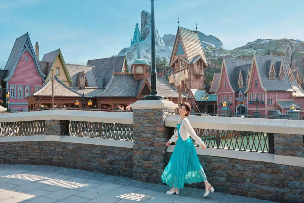 Tour Thượng Hải - Disneyland - Hàng Châu - Ô Trấn 5 Ngày 4 Đêm