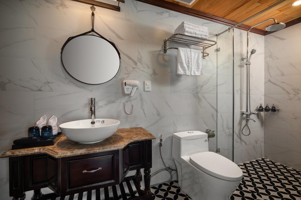 Du thuyền Doris Cruise 2 Ngày 1 Đêm