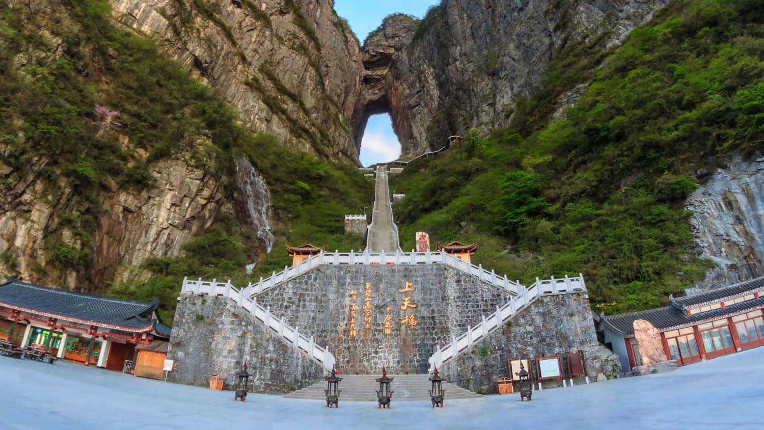 Tour du lịch Trung Quốc: Trương Gia Giới - Phượng Hoàng Cổ Trấn 5 ngày 4 đêm