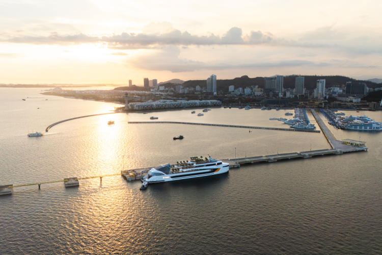 Du thuyền Dolphin Halong Cruise