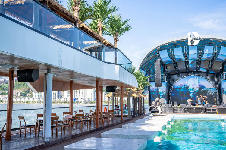 Du thuyền Dolphin Halong Cruise