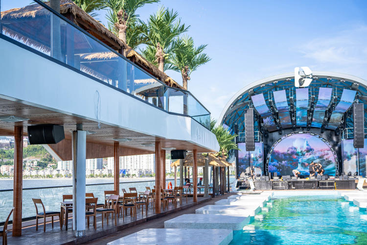 Du thuyền Dolphin Halong Cruise