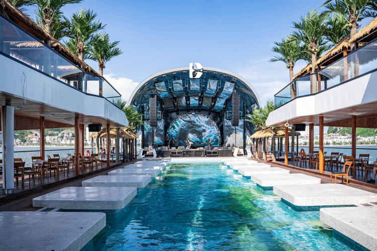 Du thuyền Dolphin Halong Cruise