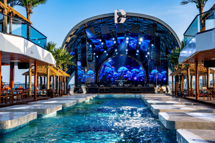 Du thuyền Dolphin Halong Cruise