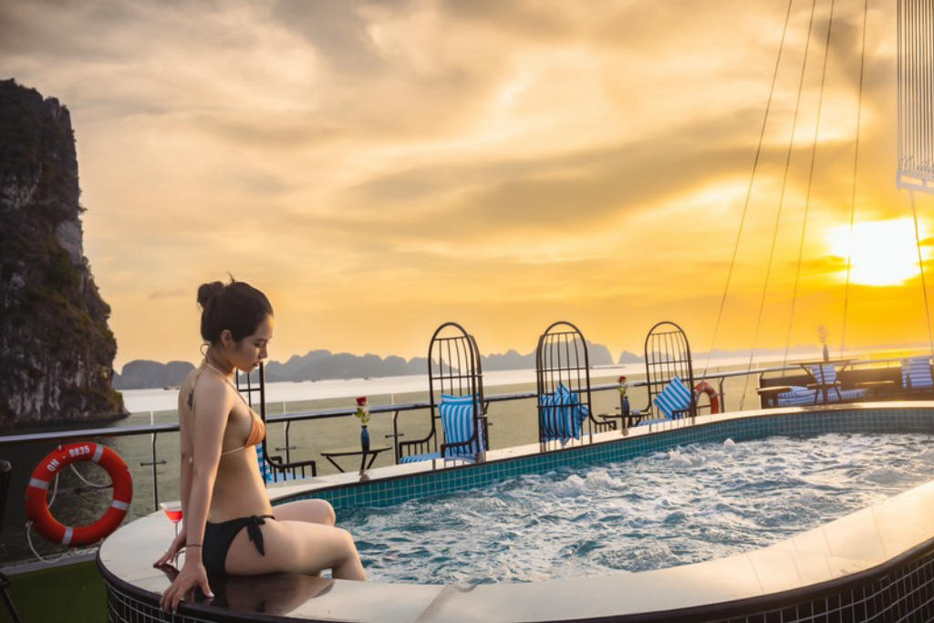 Du Thuyền Hạ Long 1 Ngày Amethyst Cruise