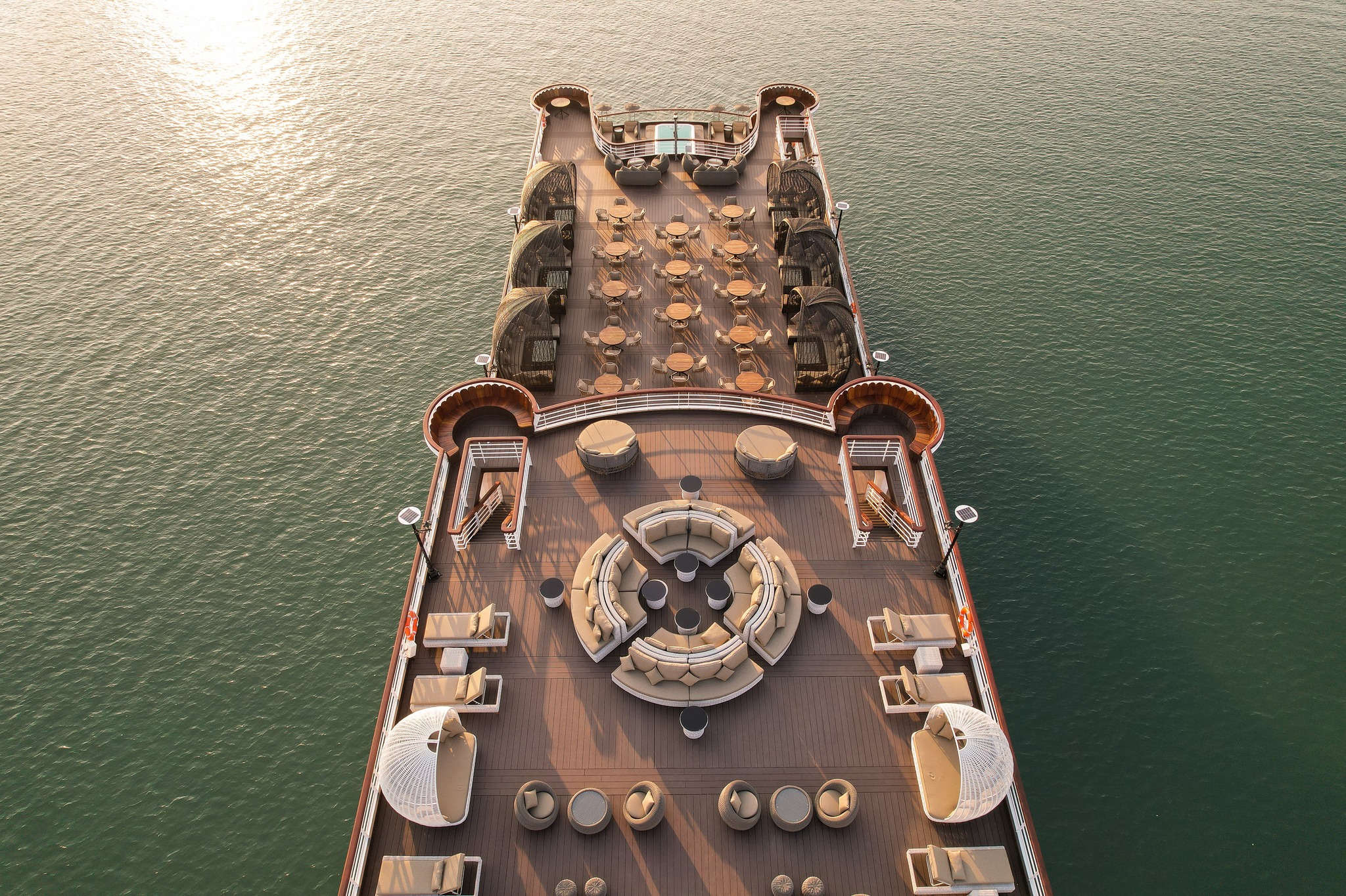 FLC Hạ Long & Du thuyền Ambassador Day Cruise 5 sao 2N1D