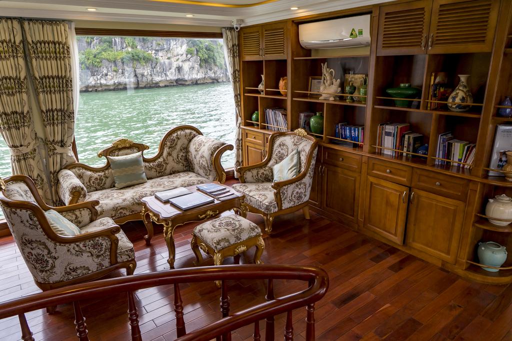 Du thuyền Emperor Cruises Hạ Long