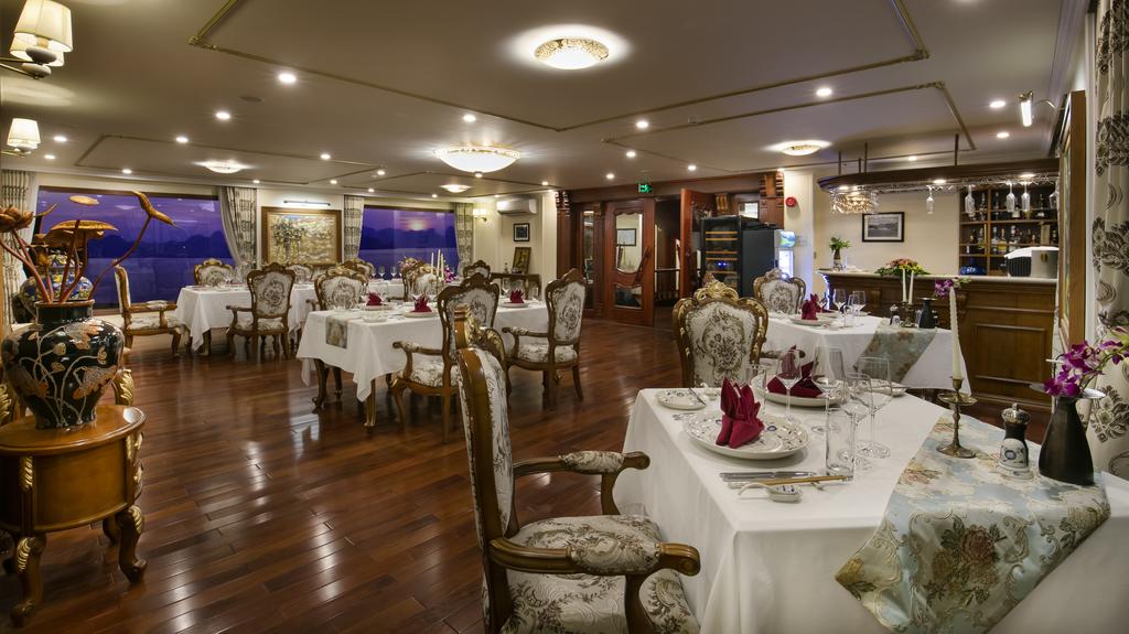 Du thuyền Emperor Cruises Hạ Long