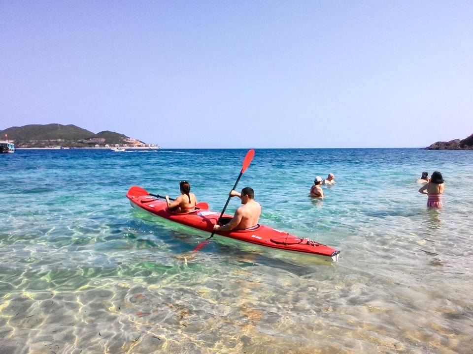 Du thuyền trong ngày Emperor Cruises Nha Trang