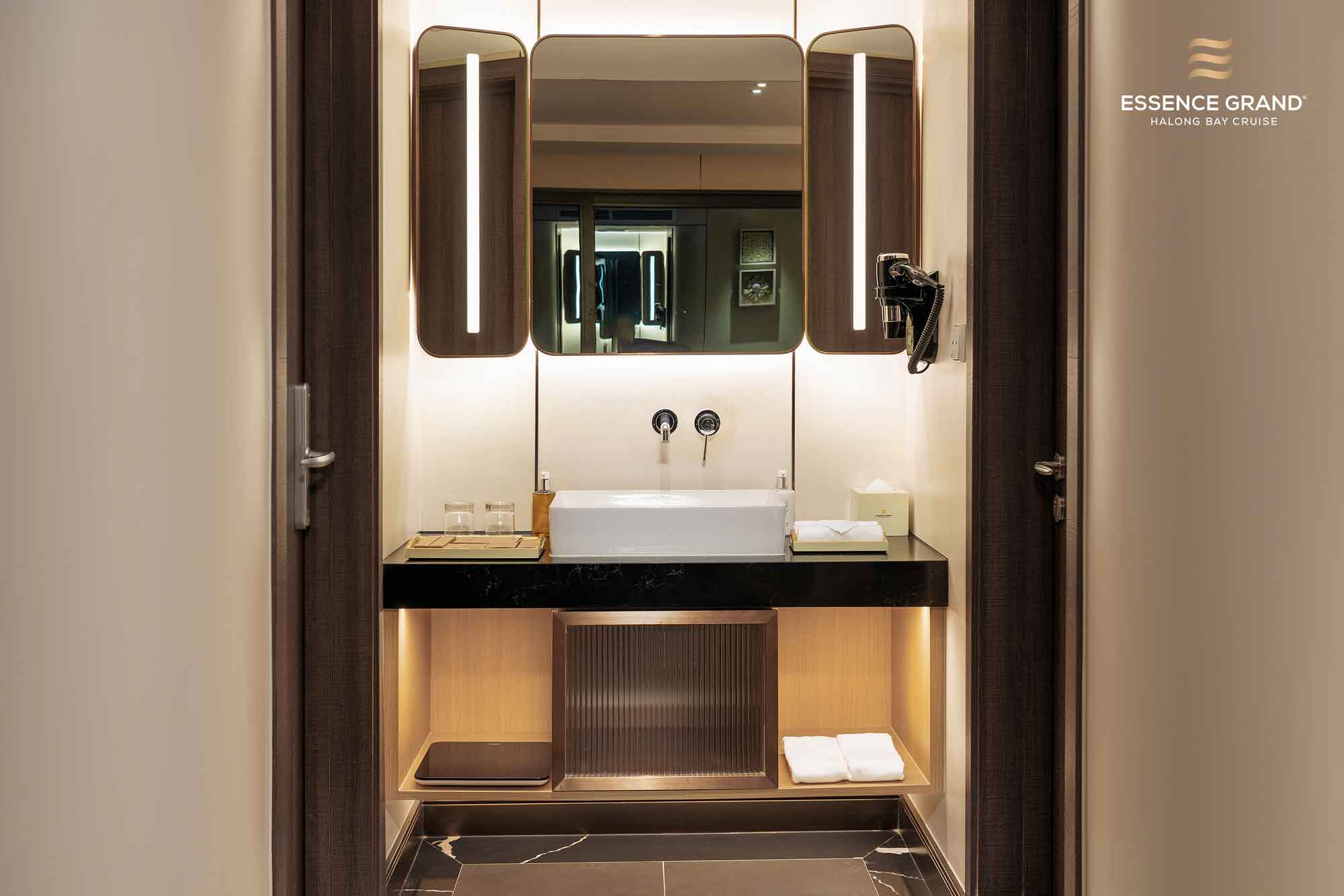 Du Thuyền Grand Pioneers Cruise 2 Ngày 1 Đêm