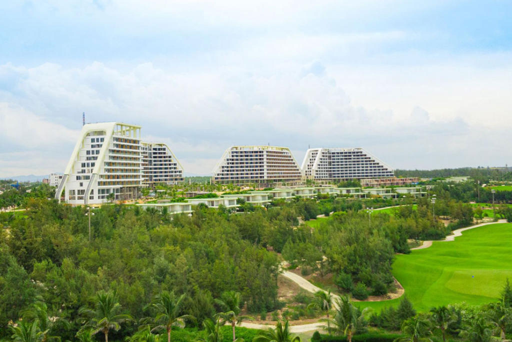 Combo FLC Grand Hotel Quy Nhơn + Vé máy bay khứ hồi Bamboo 3N2Đ