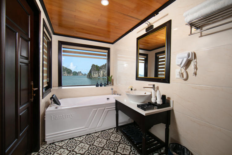 Du thuyền 5 sao Hermes Hạ Long 2 ngày 1 đêm