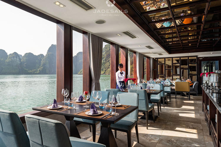 Du thuyền Lan Hạ Jade Sails Day Cruise