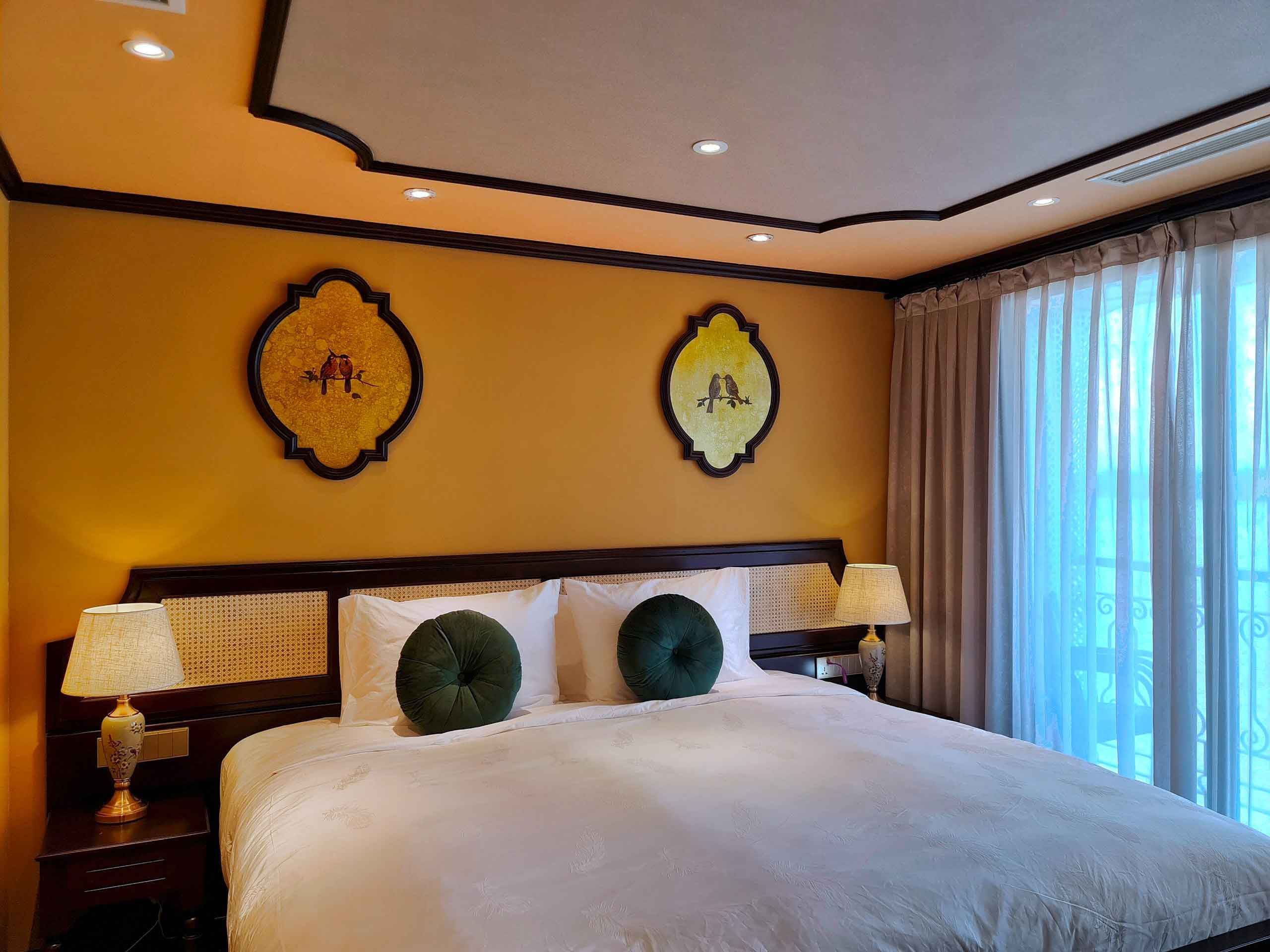 Du thuyền Indochine Premium Ha Long Bay 2 ngày 1 đêm