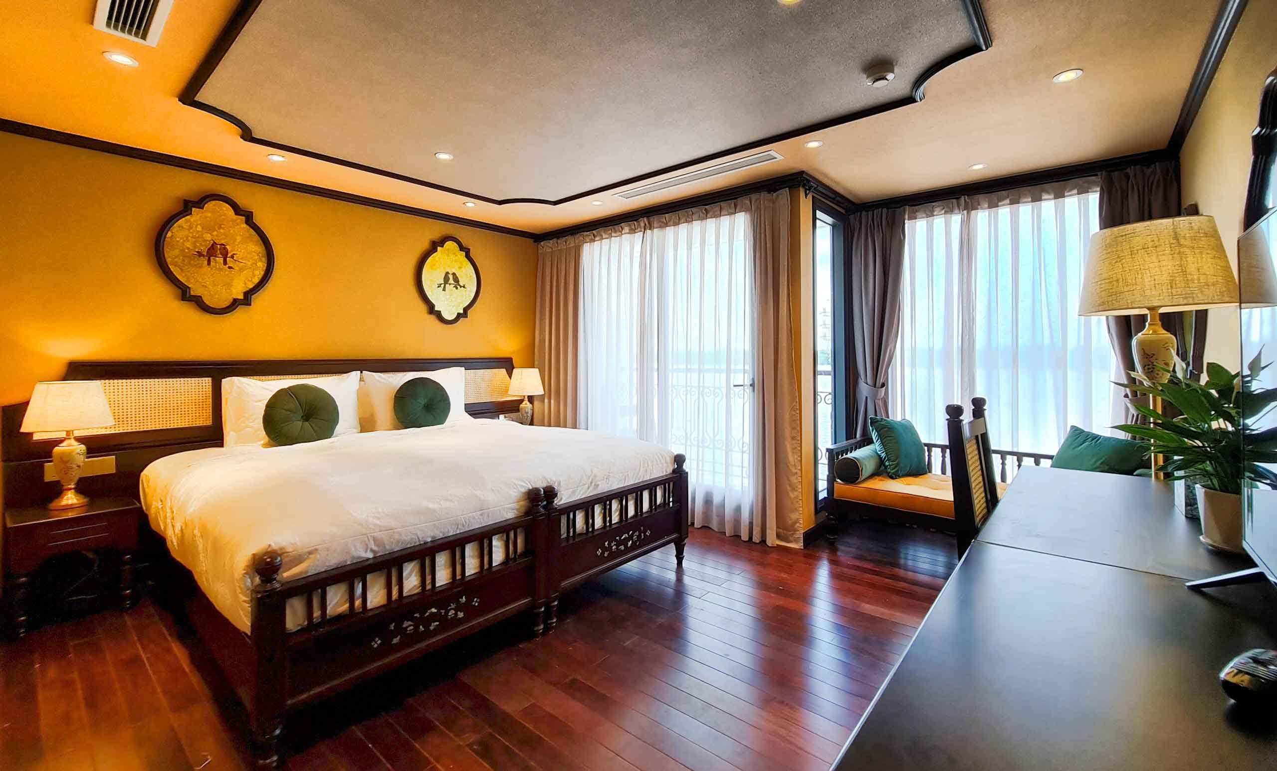 Du thuyền Indochine Premium Ha Long Bay 2 ngày 1 đêm