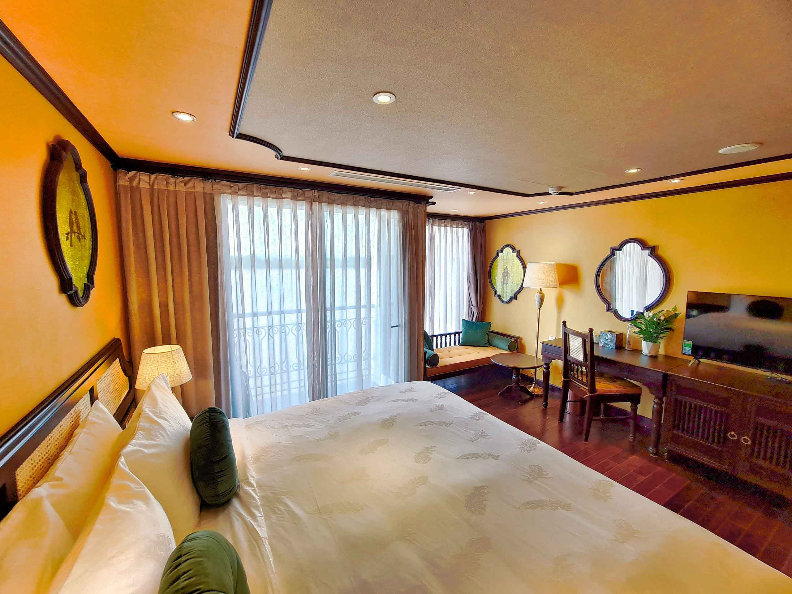Du thuyền Indochine Premium Ha Long Bay 2 ngày 1 đêm