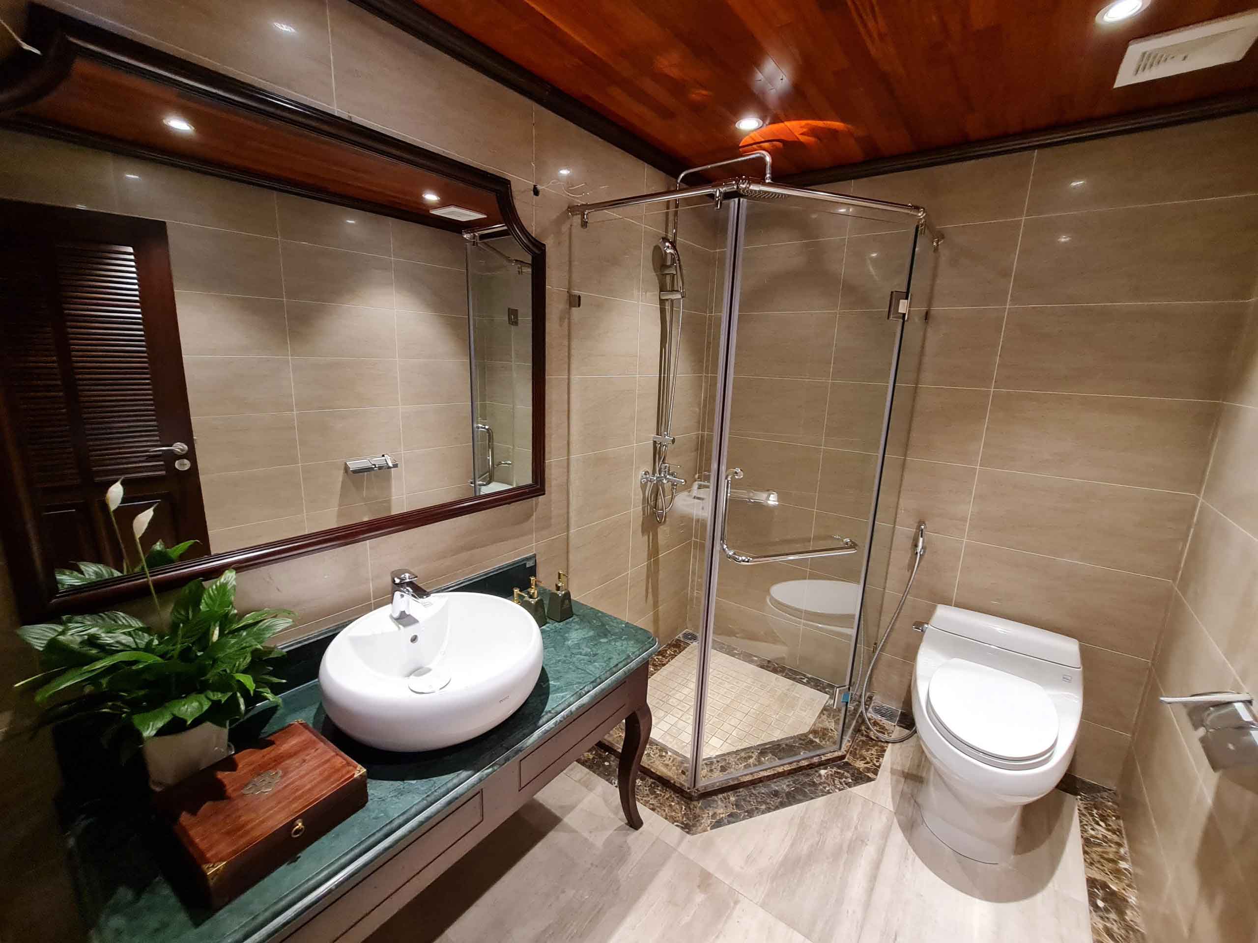 Du thuyền Indochine Premium Ha Long Bay 2 ngày 1 đêm