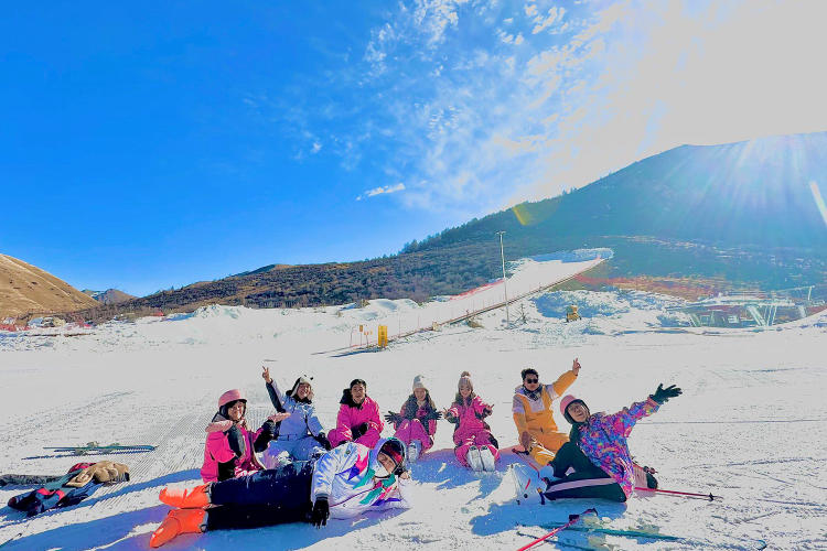 Tour Trùng Khánh - Cửu Trại Câu - Trượt Tuyết Gia Cô Sơn - Vườn Gấu Trúc 6 Ngày 5 Đêm