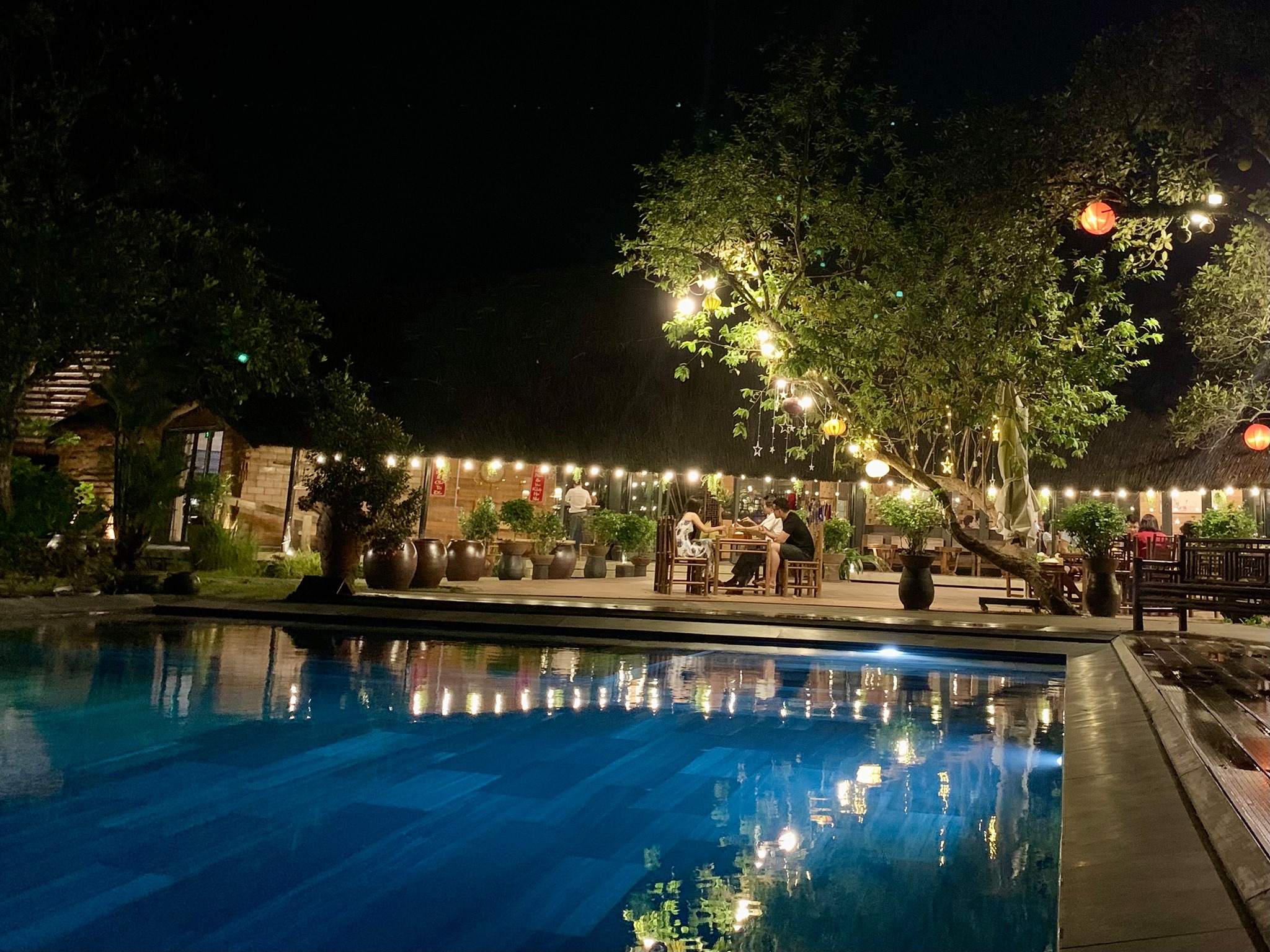 Tomodachi Retreat Làng Mít