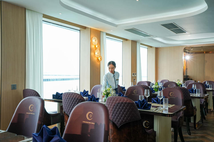 Du thuyền Luna Halong Cruise 5 sao trong ngày đẳng cấp
