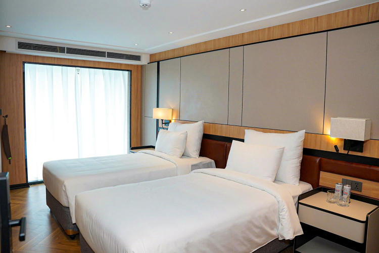 Du thuyền Luna Halong Cruise 5 sao trong ngày đẳng cấp