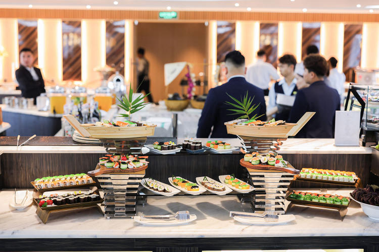 Du thuyền Luna Halong Cruise 5 sao trong ngày đẳng cấp