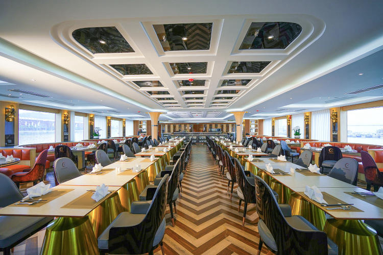 Du thuyền Luna Halong Cruise 5 sao trong ngày đẳng cấp