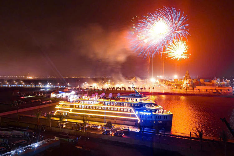 Du thuyền Luna Halong Cruise 5 sao trong ngày đẳng cấp