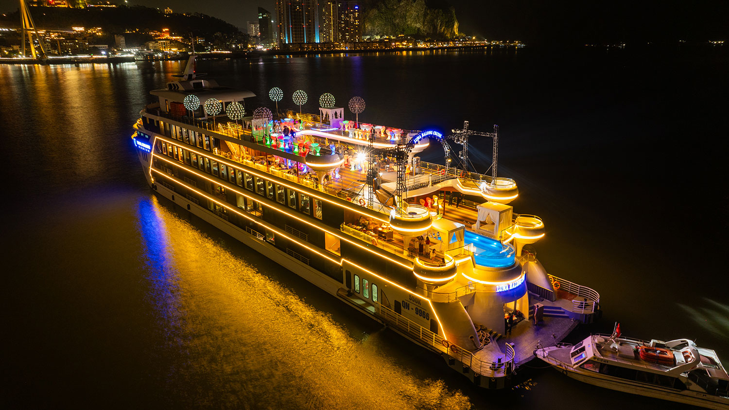 Combo du lịch Hạ Long 2 ngày 1 đêm: Du thuyền Luna + Khách sạn 4, 5 sao